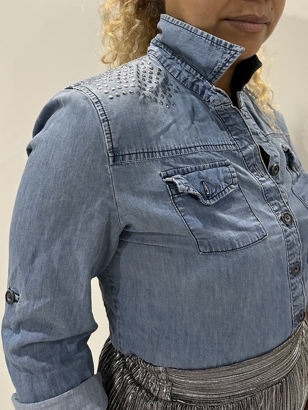 Velvet Heart Western Chic Chambray Denim Button Front Shirt Studded Shoulders S